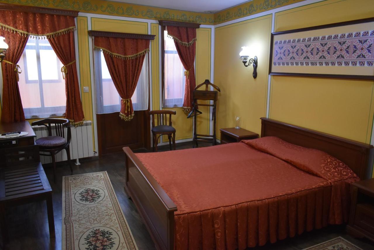 Family Hotel At Renaissance Square Filibe Dış mekan fotoğraf