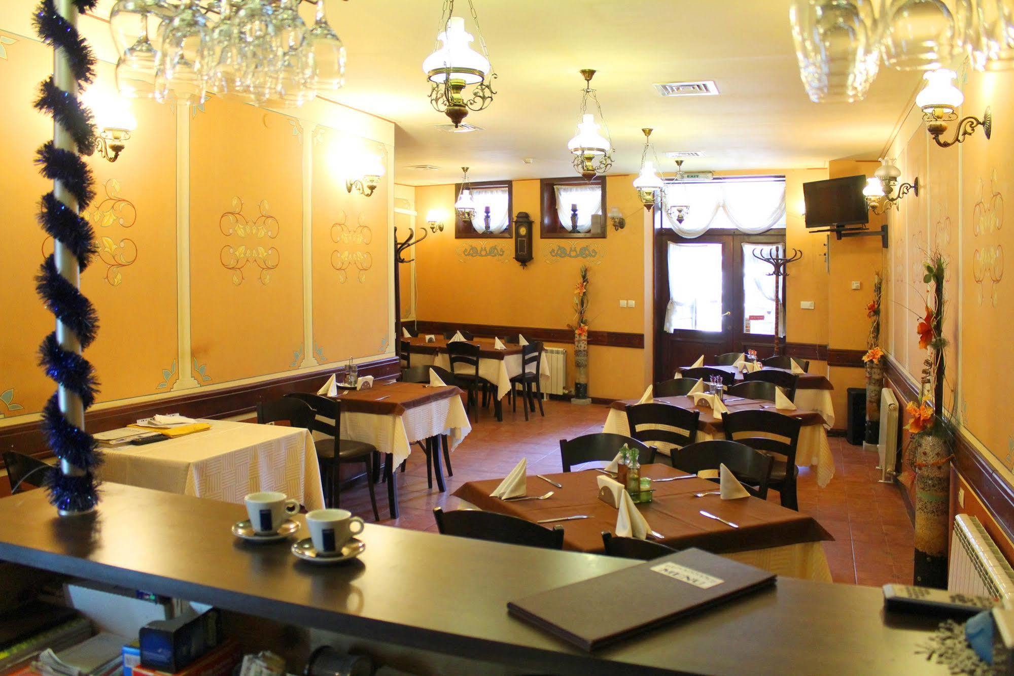 Family Hotel At Renaissance Square Filibe Dış mekan fotoğraf