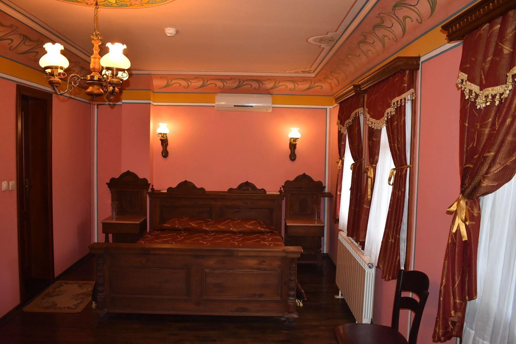 Family Hotel At Renaissance Square Filibe Dış mekan fotoğraf